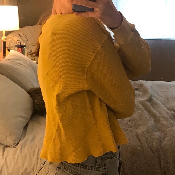 Brandy Melville J. Galt Thermal Long sleeve top - Picture 2 of 3